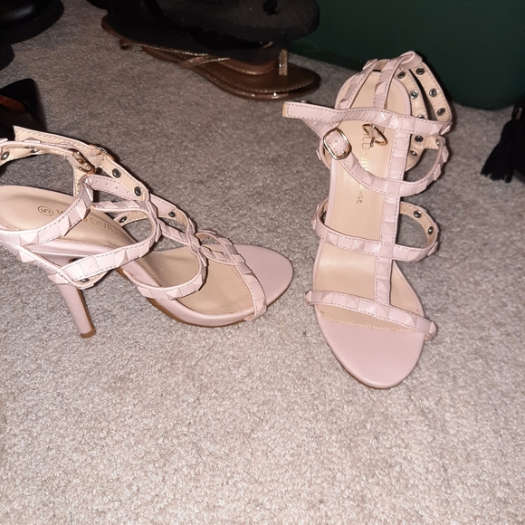 Shoes - Picture 2 of 3